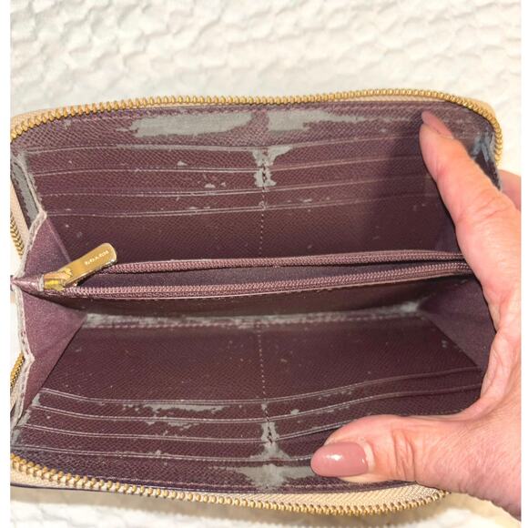Coach Zippy Beige Patent Leather Wallet - Picture 5 of 5